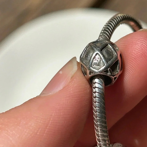 Pandora charm bracelet with charms - Picture 9 of 11